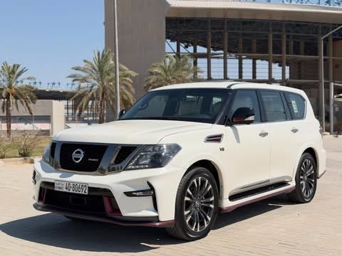 مستعملة ⁦Nissan Patrol عملية فيس ليفت VI (Y62)، 5.6 l، 2018⁩ في في الكويت, الفروانية من MARBEYA MOTORS، اللون أبيض. مواصفات الخليج | AUTO.AE | إعلان #286763