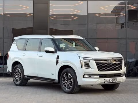 مستعملة ⁦Nissan Patrol سابعاً (Y63)، 3.5 l، 2026⁩ في في الكويت, الفروانية من ALSALEEM MOTORS، اللون أبيض.  | AUTO.AE | إعلان #289358
