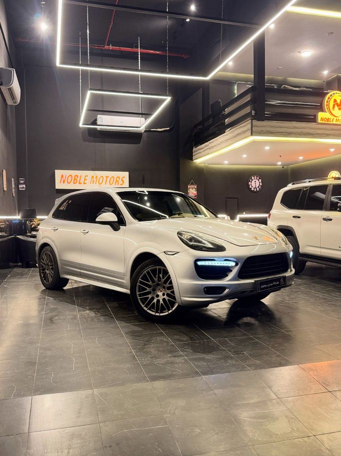 Used ⁦Porsche Cayenne GTS II (958), 4.8 l, 2014⁩ in Kuwait, Al Farwānīyah by NOBLE MOTORS, White color. Other | AUTO.AE | Listing #289631
