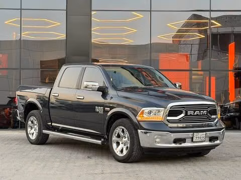 مستعملة ⁦RAM 1500 IV (DS/DJ)، 3.0 l، 2019⁩ في في الكويت, الفروانية من ALSALEEM MOTORS، اللون أسود.  | AUTO.AE | إعلان #289375