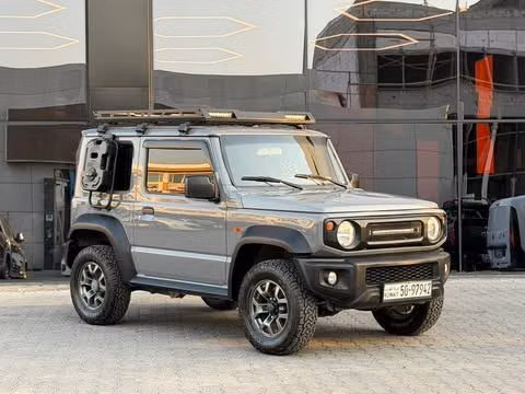 مستعملة ⁦Suzuki Jimny رابعاً، 1.5 l، 2020⁩ في في الكويت, الفروانية من ALSALEEM MOTORS، اللون رمادي.  | AUTO.AE | إعلان #289816