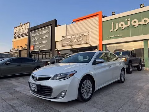 مستعملة ⁦Toyota Avalon رابعاً، 3.5 l، 2015⁩ في في الكويت, الفروانية من MARBEYA MOTORS، اللون أبيض.  | AUTO.AE | إعلان #286729