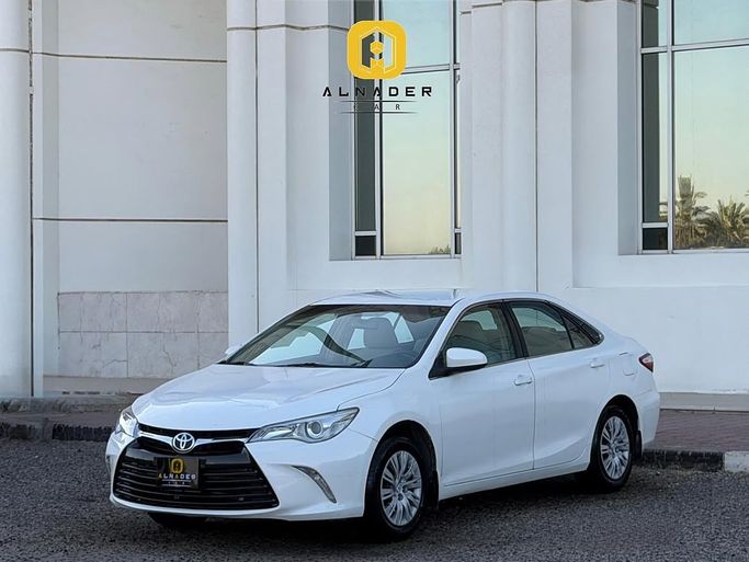 Used ⁦Toyota Camry VII (XV50) Facelift, 2.0 l, 2016⁩ in Kuwait, Al Farwānīyah by ALNADER CAR, White color.  | AUTO.AE | Listing #287510