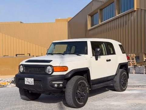 Used ⁦Toyota FJ Cruiser, 4.0 l, 2019⁩ in Kuwait, Al Farwānīyah by MARBEYA MOTORS, White color.  | AUTO.AE | Listing #287347