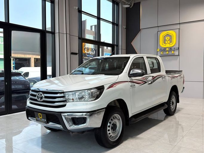 Used ⁦Toyota Hilux VIII Facelift, 2.7 l, 2022⁩ in Kuwait, Al Farwānīyah by ALNADER CAR, White color.  | AUTO.AE | Listing #287223