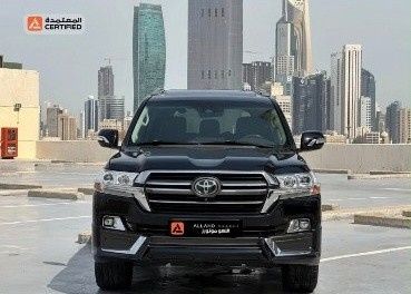 Used ⁦Toyota Land Cruiser 200 Series Facelift 2, 5.7 l, 2021⁩ in Kuwait, Al Farwānīyah by ALLAHO MOTORS, Black color.  | AUTO.AE | Listing #289057