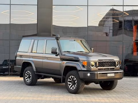 Used ⁦Toyota Land Cruiser 70 Series Facelift 2, 2.8 l, 2025⁩ in Kuwait, Al Farwānīyah by ALSALEEM MOTORS, Brown color.  | AUTO.AE | Listing #289827