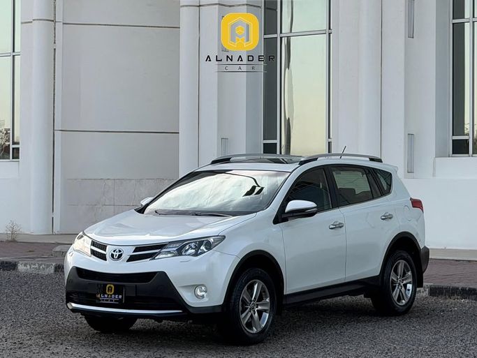 Used ⁦Toyota RAV4 IV (XA40), 2.5 l, 2015⁩ in Kuwait, Al Farwānīyah by ALNADER CAR, White color.  | AUTO.AE | Listing #287521