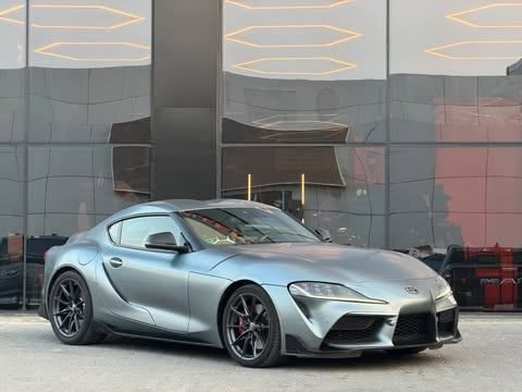 مستعملة ⁦Toyota Supra V (A90)، 3.0 l، 2023⁩ في في الكويت, الفروانية من ALSALEEM MOTORS، اللون فضي.  | AUTO.AE | إعلان #289425