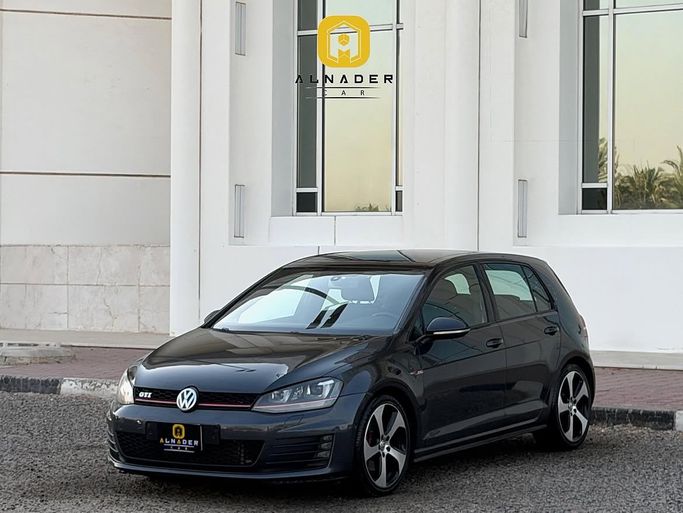 مستعملة ⁦Volkswagen Golf GTI سابعاً، 2.0 l، 2015⁩ في في الكويت, الفروانية من ALNADER CAR، اللون رمادي.  | AUTO.AE | إعلان #287434