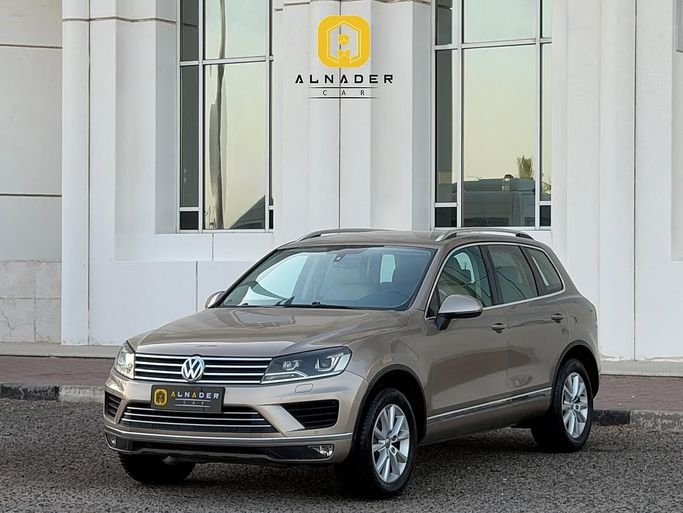 مستعملة ⁦Volkswagen Touareg فيس ليفت الثاني، 3.6 l، 2016⁩ في في الكويت, الفروانية من ALNADER CAR، اللون رمادي.  | AUTO.AE | إعلان #287430