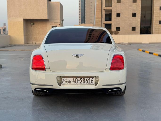 Подержанный Bentley Continental Flying Spur, 6.0 л, 2009 в Кувейт, Кувейт-Сити от MANART ALNAHRIN Белый цвет. GCC | AUTO.AE | Объявление #295684 — фото 10 из 13