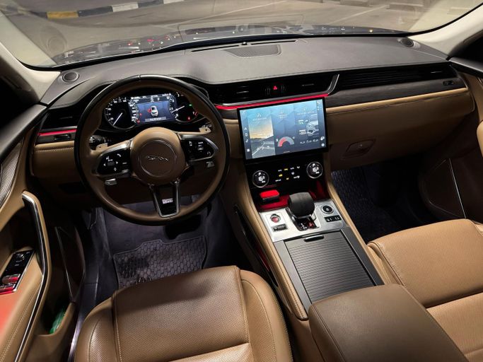 Подержанный Jaguar F-Pace I Рестайлинг, 2.0 л, 2022 в Кувейт, Кувейт-Сити от MANART ALNAHRIN Серый цвет.  | AUTO.AE | Объявление #295679 — фото 8 из 10