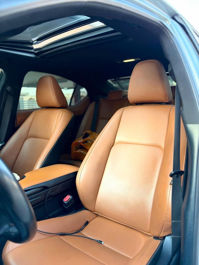 مستعملة Lexus IS 300 ثالثاً فيس ليفت 2، 2.0 لتر، 2021 في الكويت، مدينة الكويت من MANART ALNAHRIN، اللون فضي.  | AUTO.AE | إعلان #295683 — صورة 11 من 12