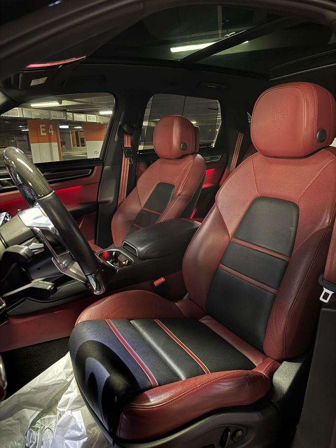 Подержанный Porsche Cayenne S III (9Y0 / 9Y3), 2.9 л, 2023 в Кувейт, Кувейт-Сити от MANART ALNAHRIN Черный цвет.  | AUTO.AE | Объявление #295676 — фото 10 из 11