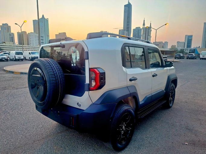 جديدة Toyota Land Cruiser FJ، 2.7 لتر، 2027 في الكويت، مدينة الكويت من LEGEND CARS، اللون أبيض.  | AUTO.AE | إعلان #295965 — صورة 5 من 11