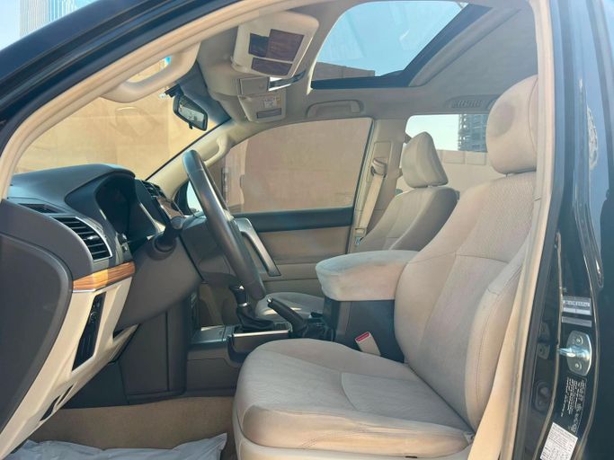 مستعملة Toyota Land Cruiser Prado 150 Series 150 Series Facelift 2، 4.0 لتر، 2019 في الكويت، مدينة الكويت من MANART ALNAHRIN، اللون أسود.  | AUTO.AE | إعلان #295705 — صورة 10 من 13