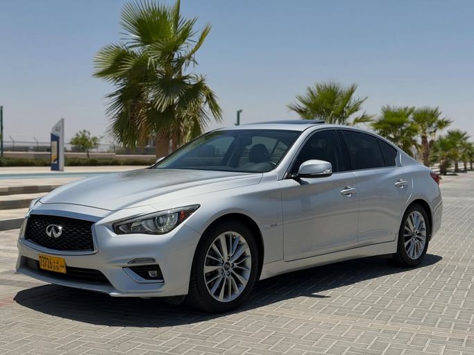 Used ⁦Infiniti Q50 I Facelift, 3.0 l, 2019⁩ in Oman, Al Buraymī by معرض الصحراء للسيارات , Silver color.  | AUTO.AE | Listing #283029