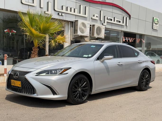 Подержанный Lexus ES 350 VII (XZ10), 3.5 л, 2019 в Оман, Аль-Бурайми от معرض الصحراء للسيارات  Серебристый цвет.  | AUTO.AE | Объявление #282944