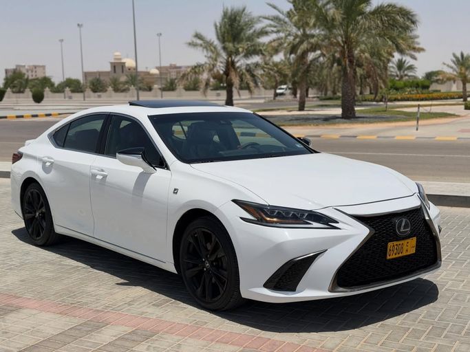 Подержанный Lexus ES 350 VII (XZ10), 3.5 л, 2019 в Оман, Аль-Бурайми от معرض الصحراء للسيارات  Белый цвет.  | AUTO.AE | Объявление #283058