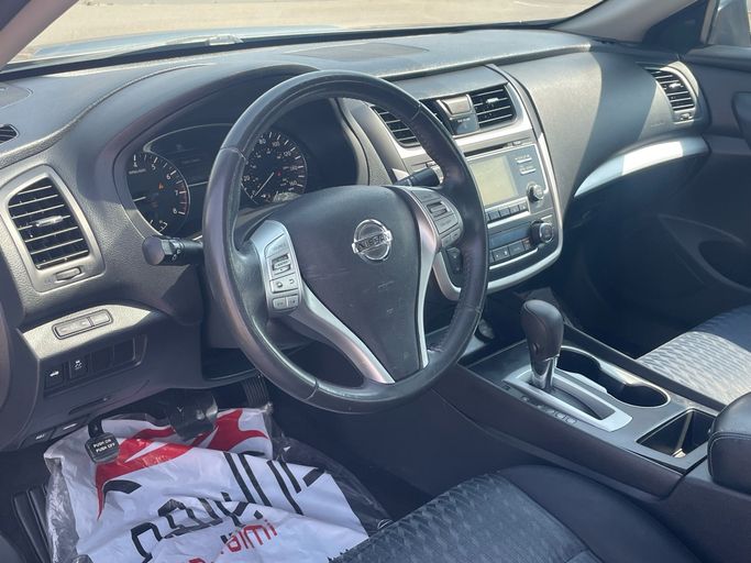 مستعملة Nissan Altima عملية فيس ليفت V (L33)، 2.5 لتر، 2017 في عمان، البريمي من معرض البريمي كلاس، اللون رمادي. المواصفات الأمريكية | AUTO.AE | إعلان #296404 — صورة 10 من 10