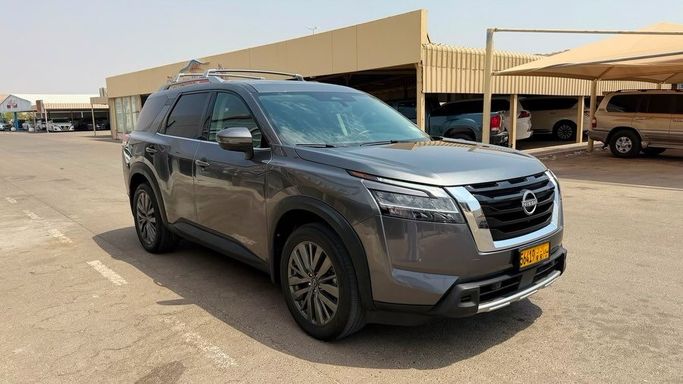 مستعملة Nissan Pathfinder V, 3.5 l, 2024 في في عمان, البريمي من معرض الصحراء للسيارات ، اللون رمادي.  | AUTO.AE | إعلان #282847