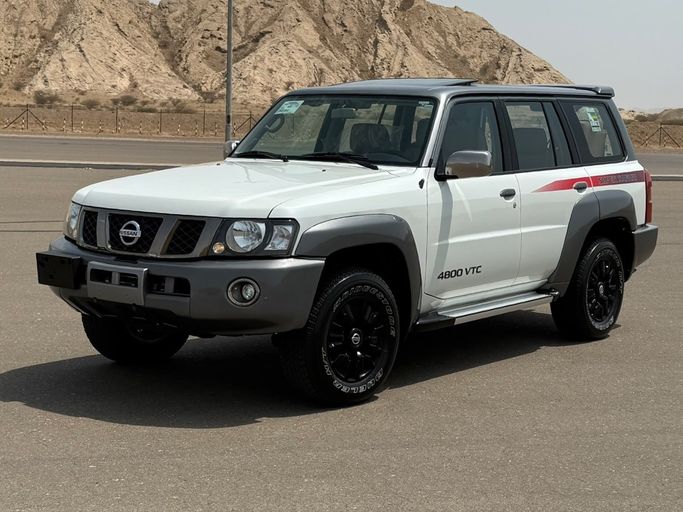 Used ⁦Nissan Patrol V (Y61) Facelift, 4.8 l, 2018⁩ in Oman, Al Buraymī by معرض العيسائي للسيارات, White color. GCC Specs | AUTO.AE | Listing #284106