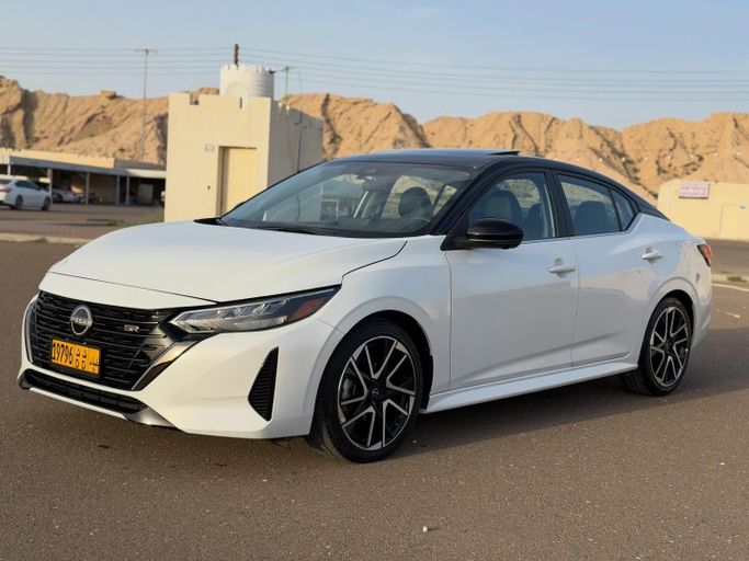 مستعملة ⁦Nissan Sentra عملية فيس ليفت VIII (B18)، 2.0 l، 2025⁩ في في عمان, البريمي من معرض الصحراء للسيارات ، اللون أبيض.  | AUTO.AE | إعلان #283244
