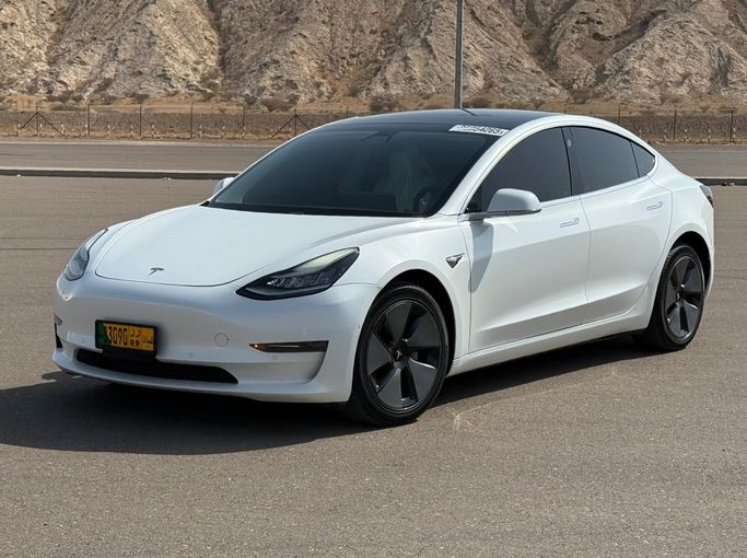 Used Tesla Model 3 Long Range I, 2020 in Oman, Al Buraymī by معرض العيسائي للسيارات, White color. GCC Specs | AUTO.AE | Listing #283940