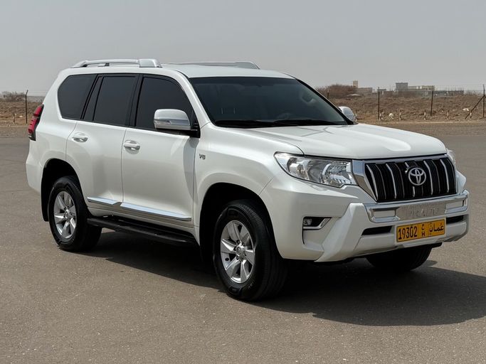 Подержанный ⁦Toyota Land Cruiser Prado 150 Series Рестайлинг 2, 4.0 л, 2019⁩ в Оман, Аль-Бурайми от معرض العيسائي للسيارات Белый цвет. GCC | AUTO.AE | Объявление #284922