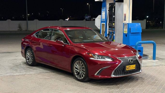 مستعملة Lexus ES 350 سابعاً, 3.5 l, 2020 في في عمان, الخابورة من ابو حمد، اللون أحمر. أخرى | AUTO.AE | إعلان #273834