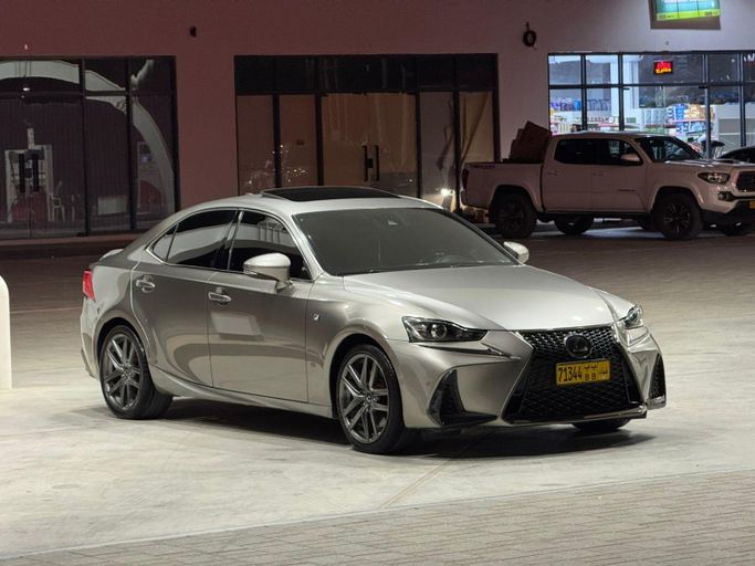 مستعملة Lexus IS 300 ثالثاً فيس ليفت, 2.0 l, 2018 في في عمان, الخابورة من ابو حمد، اللون فضي. أخرى | AUTO.AE | إعلان #273851