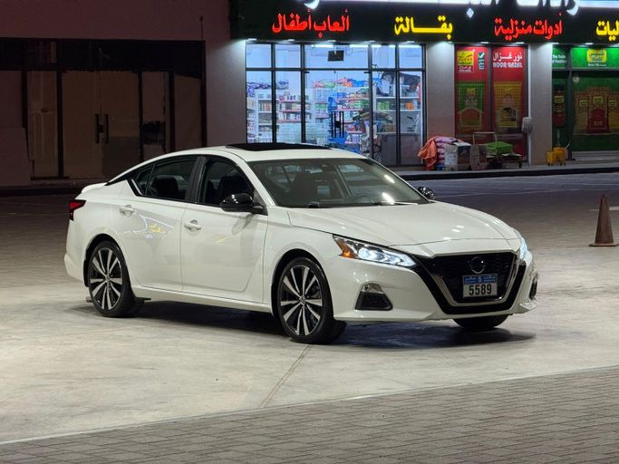 Подержанный Nissan Altima VI (L34), 2.0 л, 2021 в Оман, Аль-Хабура от ابو حمد Белый цвет. Other | AUTO.AE | Объявление #273847