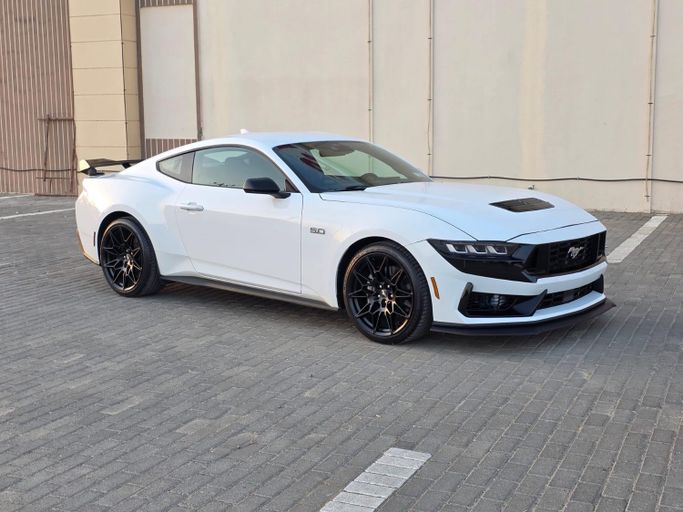 مستعملة Ford Mustang GT سابعاً, 5.0 l, 2024 في في عمان, السويق من السرحي للسيارات، اللون أبيض. أخرى | AUTO.AE | إعلان #269661