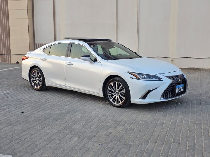 مستعملة Lexus ES 350 سابعاً, 3.5 l, 2019 في في عمان, السويق من السرحي للسيارات، اللون أبيض. أخرى | AUTO.AE | إعلان #269557