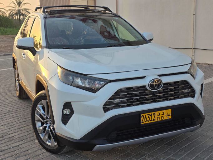 Подержанный Toyota RAV4 V (XA50), 2.5 л, 2019 в Оман, Ас Сувейк от السرحي للسيارات Белый цвет. Other | AUTO.AE | Объявление #269577