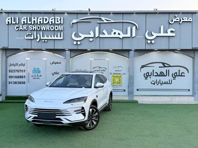 Новый BYD Song Plus I Рестайлинг, 1.5 л, 2025 в Оман, Барка’ от ALI ALHADABI CAR SHOWROOM Белый цвет.  | AUTO.AE | Объявление #251111