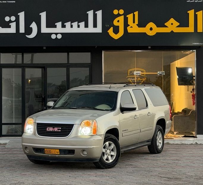 مستعملة GMC Yukon XL III (GMT900), 6.2 l, 2013 في في عمان, بركاء من AL EMLAQ CARS، اللون ذهبي.  | AUTO.AE | إعلان #256727