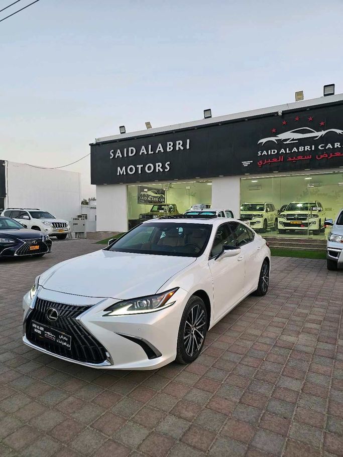 Подержанный Lexus ES 350 VII (XZ10) Рестайлинг, 3.5 л, 2023 в Оман, Барка’ от SAID AL ABRI CARS Белый цвет. GCC | AUTO.AE | Объявление #255126
