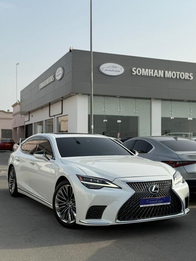Подержанный Lexus LS 500 V Рестайлинг, 3.4 л, 2021 в Оман, Барка’ от SOMHAN MOTORS Белый цвет. GCC | AUTO.AE | Объявление #255120
