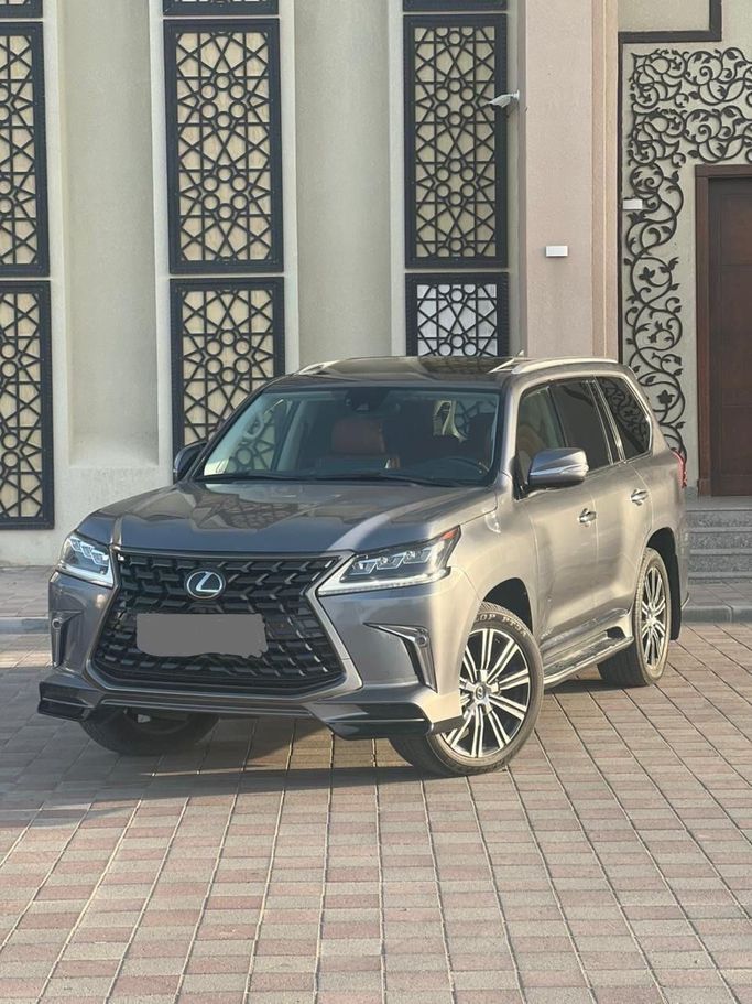 مستعملة Lexus LX 570 ثالثاً فيس ليفت 2, 5.7 l, 2018 في في عمان, بركاء من AL BALUSHI، اللون رمادي. المواصفات اليابانية | AUTO.AE | إعلان #252232