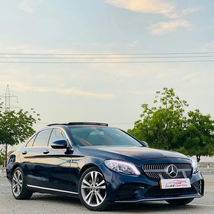 Подержанный Mercedes-Benz C-Class 300 IV (W205), 2.0 л, 2018 в Оман, Барка’ от SS CARS Тёмно-синий цвет. Американская | AUTO.AE | Объявление #252969
