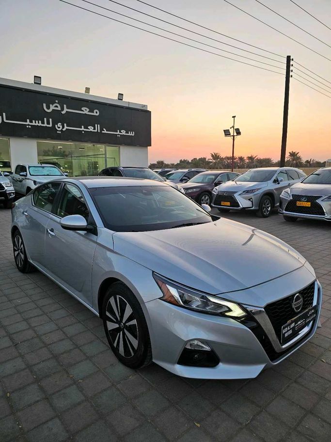 مستعملة Nissan Altima السادس (L34), 2.5 l, 2021 في في عمان, بركاء من SAID AL ABRI CARS، اللون فضي.  | AUTO.AE | إعلان #255232