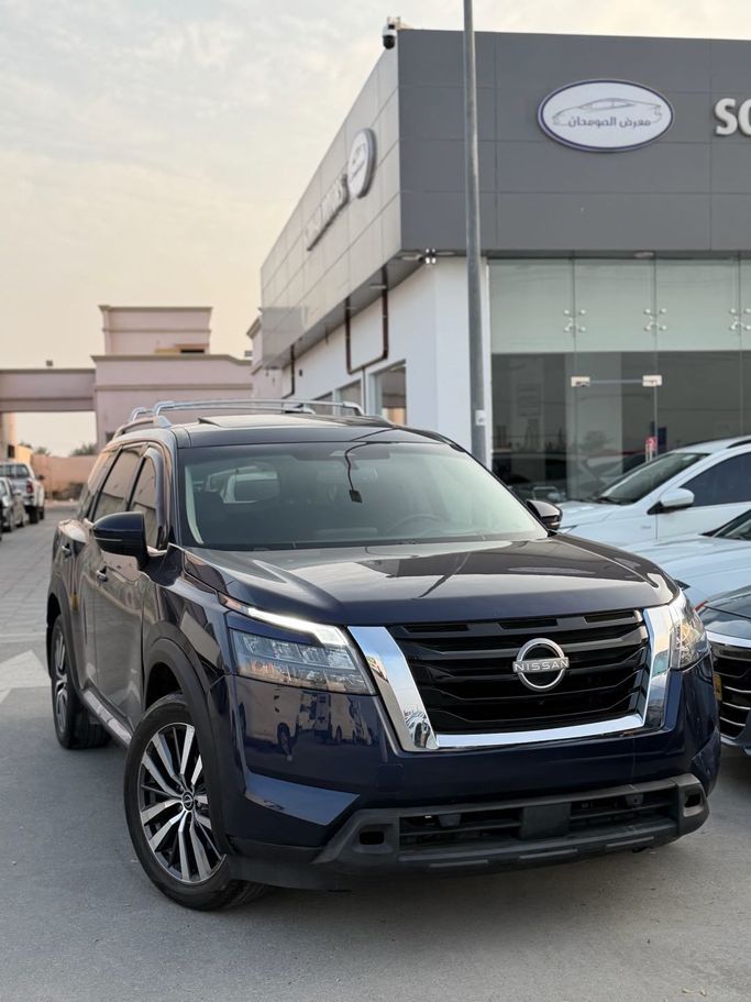 مستعملة Nissan Pathfinder V, 3.5 l, 2022 في في عمان, بركاء من SOMHAN MOTORS، اللون أسود. مواصفات الخليج | AUTO.AE | إعلان #255298