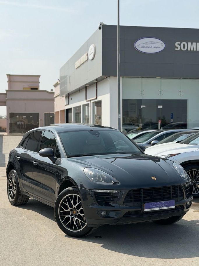 Подержанный Porsche Macan I, 2.0 л, 2018 в Оман, Барка’ от SOMHAN MOTORS Черный цвет. GCC | AUTO.AE | Объявление #255295