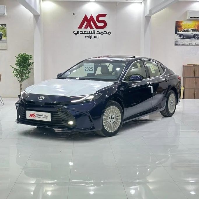 Новый Toyota Camry IX (XV80), 2.5 л, 2025 в Оман, Барка’ от MOHAMAD AL SAADI CAR SHOWROOM Тёмно-синий цвет. GCC | AUTO.AE | Объявление #251644