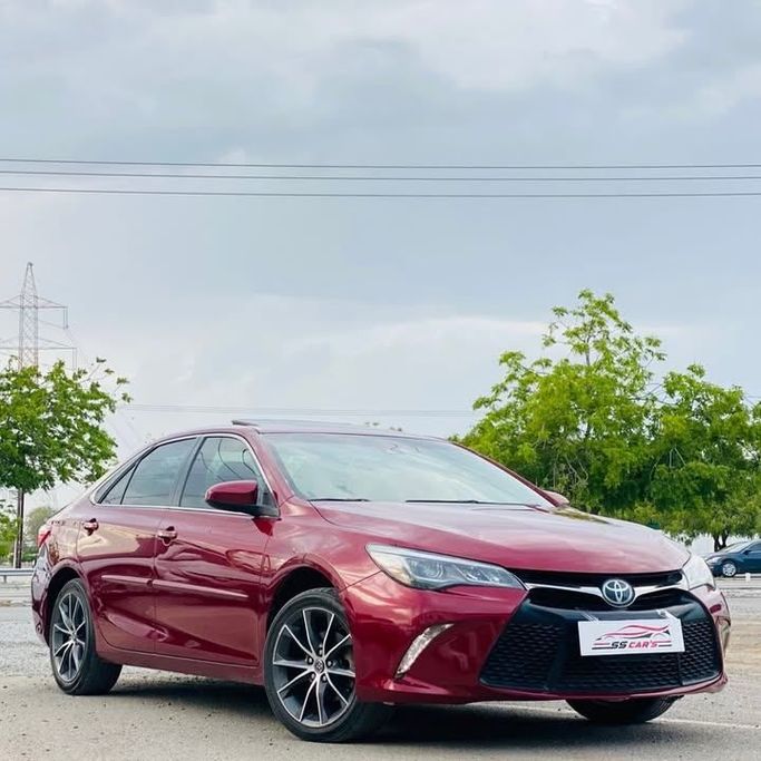 Подержанный Toyota Camry VII (XV50) Рестайлинг, 2.5 л, 2015 в Оман, Барка’ от SS CARS Бордовый цвет. Американская | AUTO.AE | Объявление #253028