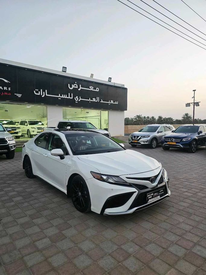 مستعملة Toyota Camry عملية فيس ليفت VIII (XV70), 3.5 l, 2022 في في عمان, بركاء من SAID AL ABRI CARS، اللون أبيض.  | AUTO.AE | إعلان #255200