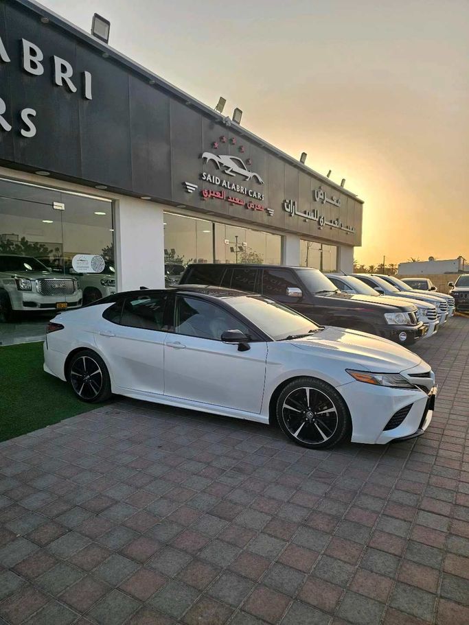 مستعملة Toyota Camry VIII (XV70), 3.5 l, 2018 في في عمان, بركاء من SAID AL ABRI CARS، اللون أبيض.  | AUTO.AE | إعلان #255228