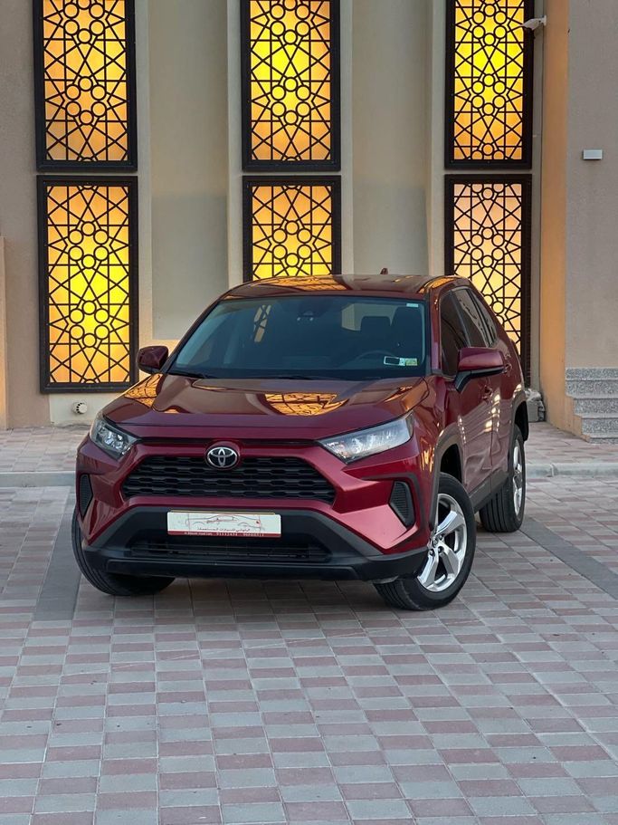 Подержанный Toyota RAV4 V (XA50), 2.5 л, 2022 в Оман, Барка’ от AL BALUSHI Бордовый цвет. Канадская | AUTO.AE | Объявление #252181